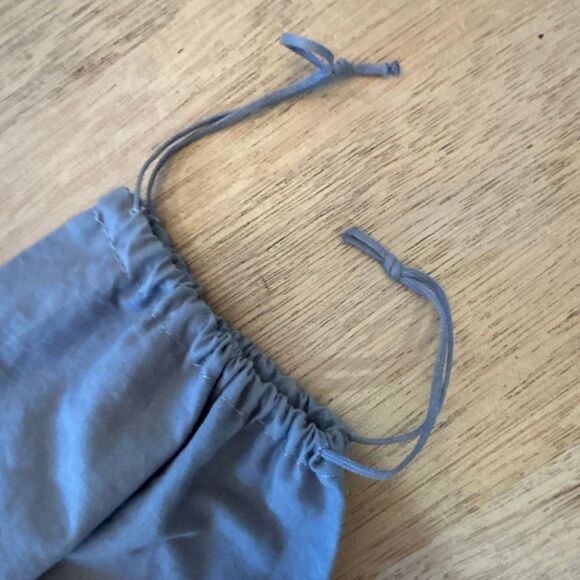 MIU MIU gray linen linen dust, bag, shoe bag ￼ - Picture 4 of 4